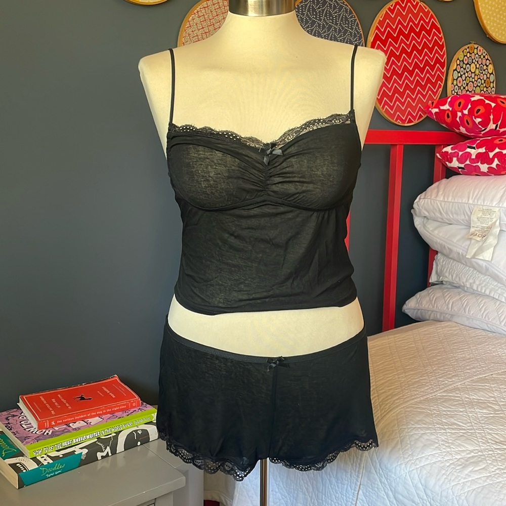 Edikted Black lace PJ set